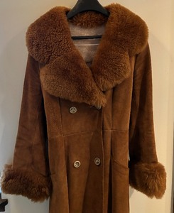 lot 179 image: Lovely Vintage Coat