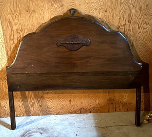 lot 196 image: Vintage Full Wooden Head and Foot Board