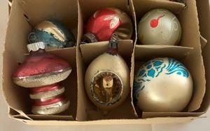lot 226 image: Festive Vintage Ornaments