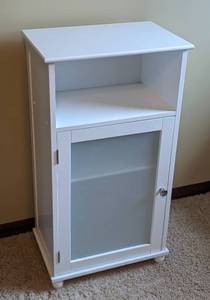 lot 75 image: Small White Wood Cabinet