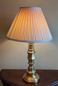 lot 82 image: Large Brass Table Lamp