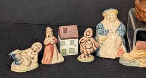 lot 121 image: Assorted Wade Porcelain Figurines #1