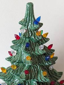 lot 218 image: Vintage Ceramic Christmas Tree