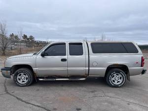 lot 16D image: 2004 Chevrolet Silverado 1500 - 4X4 - 2 OWNERS