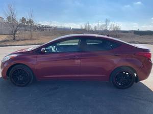 lot 25 image: 2012 Hyundai Elantra