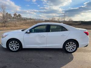 lot 10 image: 2014 Chevrolet Malibu LT
