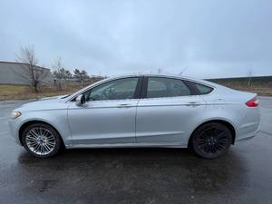 lot 10C image: 2014 Ford Fusion SE - 1 OWNER