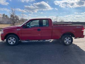 lot 21 image: 2004 Ford F-150 XL - 2 OWNERS