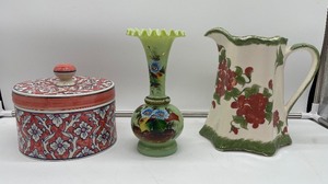 Jadeite Style Ruffle Vase and decor lot