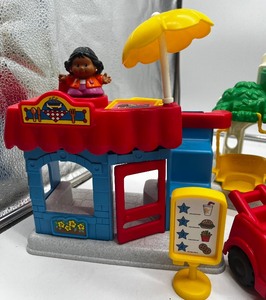 Fisher Price Little People Main Street 1997