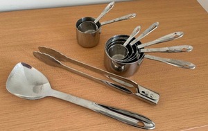 lot 41 image: All Clad Kitchen Utensils and Set of Measuring Cups