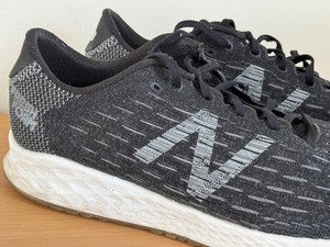 lot 42 image: Pair of Mens Size 16 New Balance Running Course Shoes