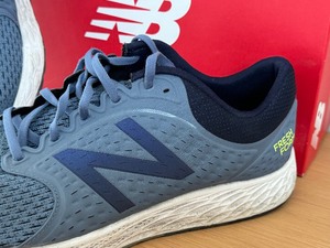 lot 43 image: Pair of Mens Size 16 New Balance Shoes