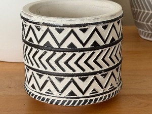 lot 56 image: Variety of Neutral Colored Decorative Planters