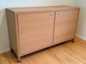 lot 9 image: Sleek Design Modern Credenza