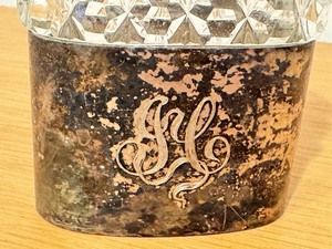 lot 78 image: Vintage Vanity Bottle