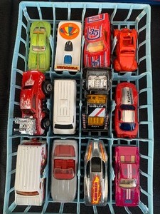 lot 133 image: Collection of Vintage Toy Cars in Vintage Matchbox Collectors Case