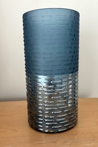 lot 194 image: Beautiful Basket and Diamond Star Vase