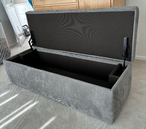 lot 14 image: Room and Board Storage Bench  Ottoman on Casters