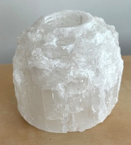 lot 199 image: Gorgeous Gemstones and Gemstone Candle Holder