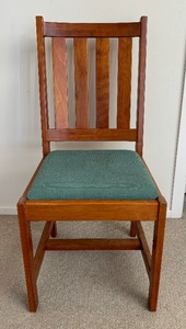 lot 212 image: Charming Vintage Wooden Chair