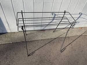 lot 252 image: Metal Plant Stand