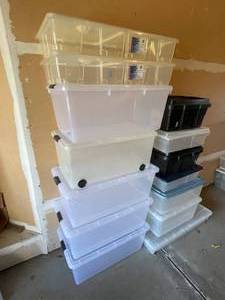 lot 254 image: Large Lot of Plastic Totes in Assorted Sizes