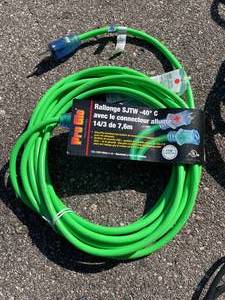 lot 276 image: Extension Cord Lot