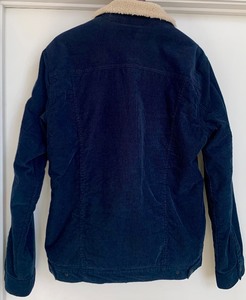 lot 93A image: Five Mens Long Sleeve Knits including Tommy Bahama