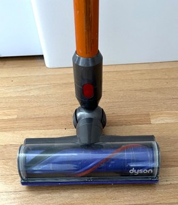 lot 293 image: Dyson V8 Absolute Stick Vacuum