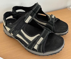 lot 309 image: Swell Sandals by Drew