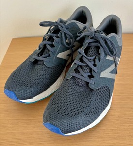 lot 315 image: New Balance Tennis Shoes
