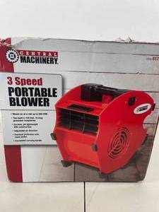 lot 2 image: Central Machinery 3 Speed Portable Blower