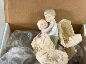 lot 35 image: A Childs World Ceramica Excelsis My Big Brother