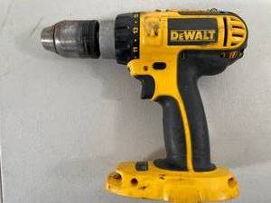 lot 52 image: Dewalt DC 725 Cordless Hammer Drill