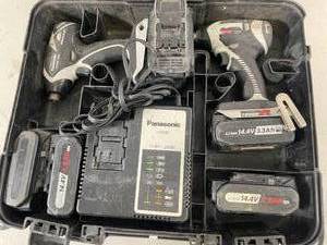 lot 92 image: Panasonic 2 drills 5 batteries and chargers