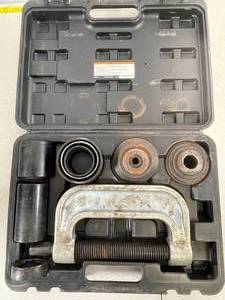 lot 96 image: Maddox Ball Joint service Kit