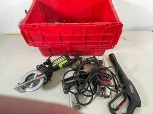lot 98 image: Random box of Tools and stuff