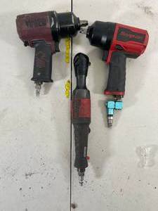 lot 100 image: Air Compressor Tools