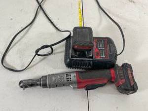 lot 101 image: Mac Tools 2 Batteries and charger works great