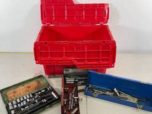 lot 138 image: Grab Bag Box of Tools