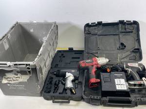 lot 139 image: Box of Random poer tools