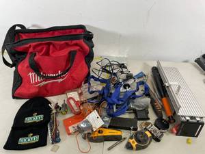 lot 154 image: Milwaukee Bag with Junk