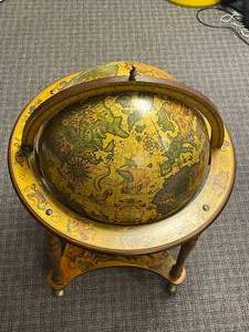 lot 207 image: Globe Bar on Wheels