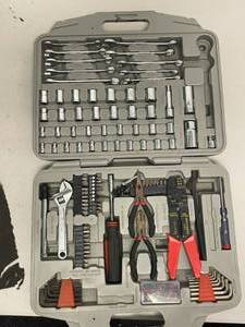 lot 215 image: Tool Kit