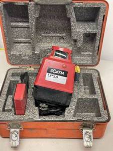 lot 238 image: Sokkia Level and Case