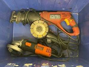 lot 240 image: 2 Grinders and a sawzall