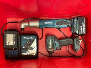lot 277 image: Makita Tools 2 Batteries and charger