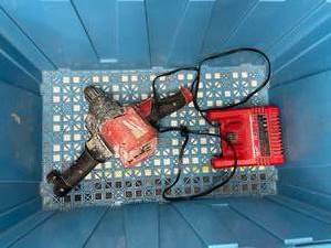 lot 281 image: Milwaukee Mud Mixer and charger (no Battery)