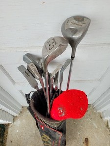 lot 26 image: Golf Clubs